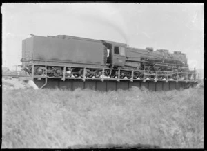 "K" 900 steam locomotive (4-8-4 type) on the turntable at Hutt Railway Workshops, 1933