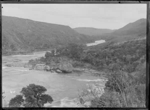 The Waikato River at the junction of the Oxford, Taupo Roads