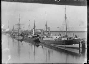 Ships at wharves, including the steamship Stormbird, at Wanganui