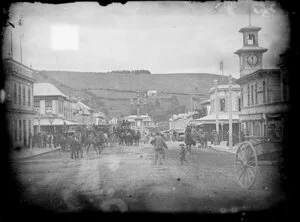 Victoria Avenue, Whanganui, with Post Office, horse drawn carts and pedestrians