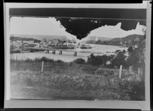 Whanganui river with the township on the left and the bridge in the centre, Whanganui - Photograph taken by Alfred Martin