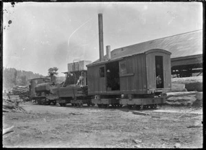 The Taringamotu Express at Oruaiwi, circa 1922