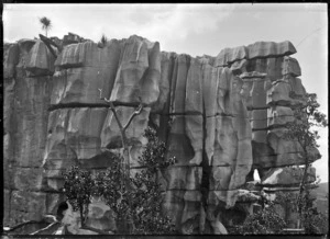 Limestone rock formations at Waro, 1923