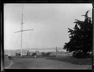 Albert Park, Auckland, including military cannon and sailing mast