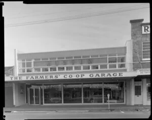 The Farmers' Co-Op Garage, front of building, New Plymouth