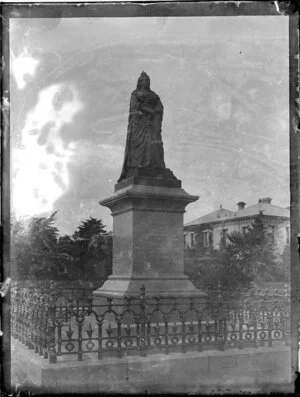 Statue of Queen Victoria, Auckland