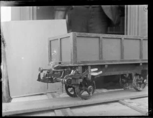 Model railway car