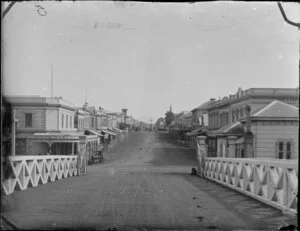 Whanganui River Bridge, at foot of Victoria Street