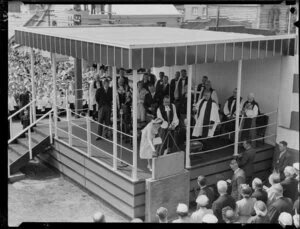 Queen Elizabeth II, Royal Tour, 1953-54