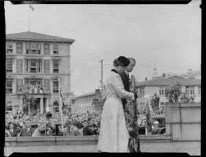 Queen Elizabeth II laying a wreath at the Cenotaph in Wellington, Royal Tour 1953-1954