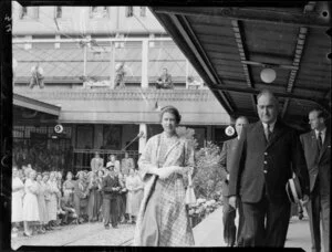 Queen Elizabeth II and the Duke of Edinburgh at Wellington Railway Station, Royal Tour 1953-1954