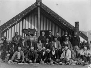 Gathering of high ranking chiefs of the Mataatua and Arawa tribes at the Mataatua Meeting House