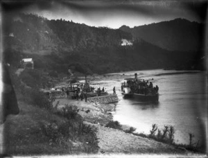 Paddle steamer Wairere on the Whanganui River, at Pipiriki Wharf