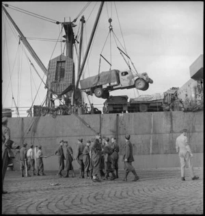 NZ Div truck being unloaded at Bari, Italy