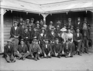 Survivors of the shipwrecked Elingamite, at the Houhora Hotel