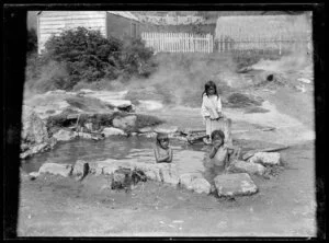 Māori children in hot pool