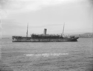 The ship Tahiti arriving in Wellington Harbour with wounded soldiers from the Dardanelles