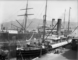 Steamships Papanui and Takapuna at Queens Wharf, Wellington