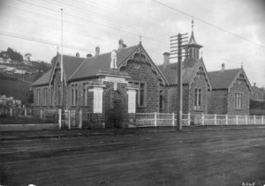 North East Valley School and war memorial, Dunedin