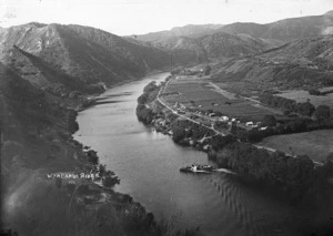 Looking down on the Whanganui River and the town of Kaiwhaiki