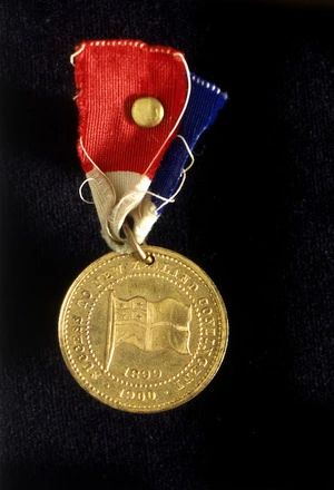 Recto of medal commemorating the South African War