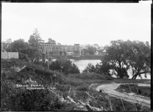 Railway Bridge over the Waikato River at Ngaruawahia, 1910