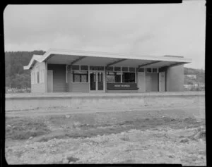 Heretaunga railway station, Wellington