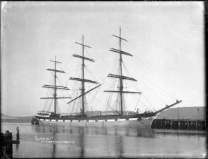 Sailing ship Glenlui at Port Chalmers in 1907