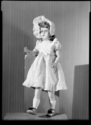 Walking doll in shoes, dress & bonnet