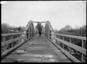 Waipa Bridge over the Waipa River at Ngaruawahia, 1910 - Photograph taken by Robert Stanley Fleming