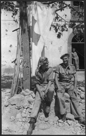 World War II soldiers outside a 23 New Zealand Battalion regimental aid post in Italy - Photograph taken by George Kaye