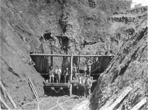Railway workers in a cutting, during the construction of the Main Trunk Line at Raurimu