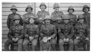 Soldiers in command on Somes Island during World War 1, including Major Mathieson