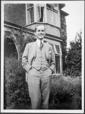 Photograph of William Parker Morrell, 1899-1986