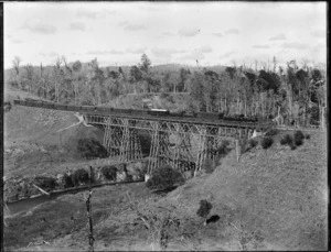 Railway viaduct, Kopua