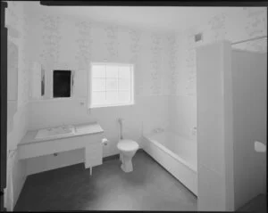 Manthel House interior, bathroom