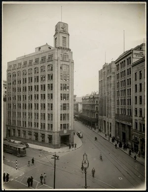 Creator unknown : Photograph of the corner of Lambton Quay and Hunter Street, Wellington, including the MLC building, taken by William Hall Raine