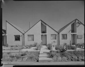 Houses designed by architect Miles Warren