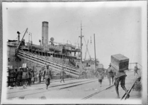 Steamer Huntscastle loading at Kantara