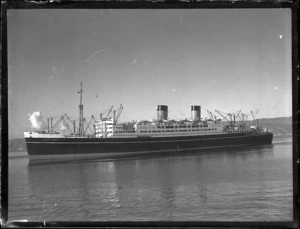 Ship Dominion Monarch on Wellington Harbour