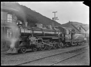 "X" class (compound) steam locomotive 445, 4-8-2 type.