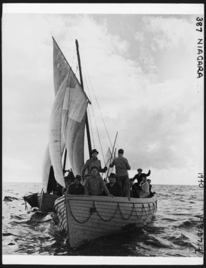 Collins, Tudor Washington, 1898-1970: Photograph of survivors from the shipwrecked Niagara