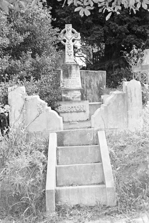 Burton and Larsen family grave, plot 5804, Bolton Street Cemetery