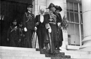 Lord Jellicoe walking down the steps of the House of Representatives
