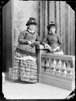 Two unidentified Maori women