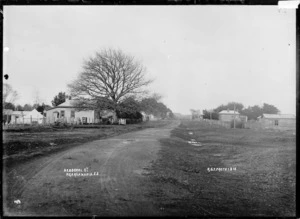 Herschel Street, Ngaruawahia, 1910 - Photograph taken by Robert Stanley Fleming