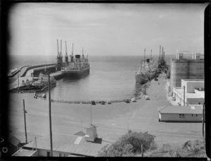 Ships in port, New Plymouth