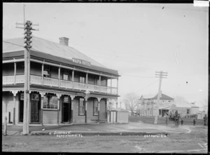 Waipa Hotel and Jesmond Street, Ngaruawahia, 1910 - Photograph taken by Robert Stanley Fleming