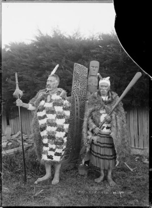 Rangira Pataka Hapi and unidentified Maori man in traditional clothing
