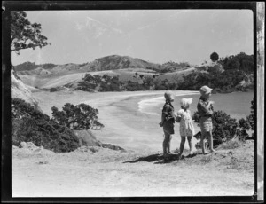 Robert Wells and two other children at Woolley's Bay